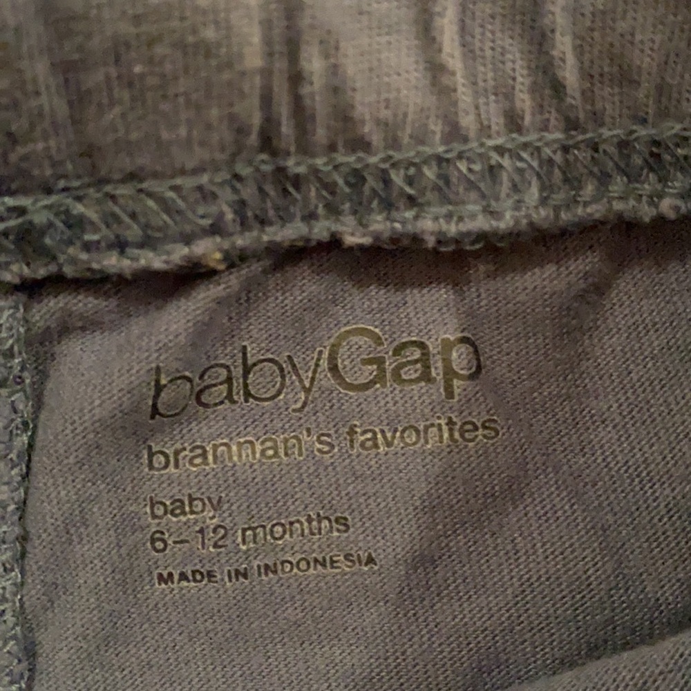 Baby boy GAP play outfit - Picture 3 of 3